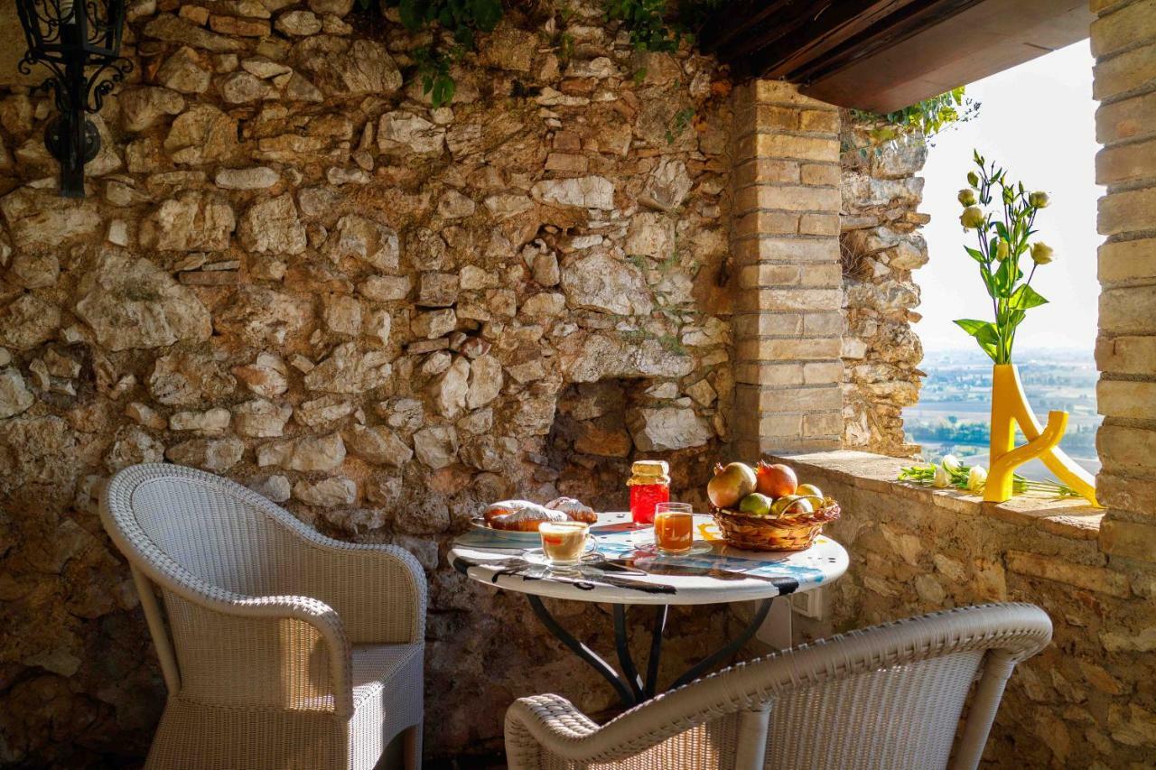 Relais Borgo Lizori Country House Campello sul Clitunno Dış mekan fotoğraf
